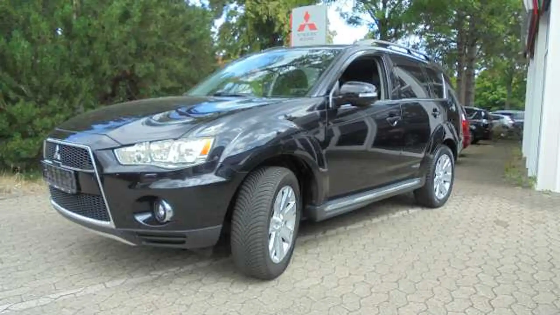 Mitsubishi Outlander 2,0 Invite 2WD ´´Xtra´´ Schwarz - 1