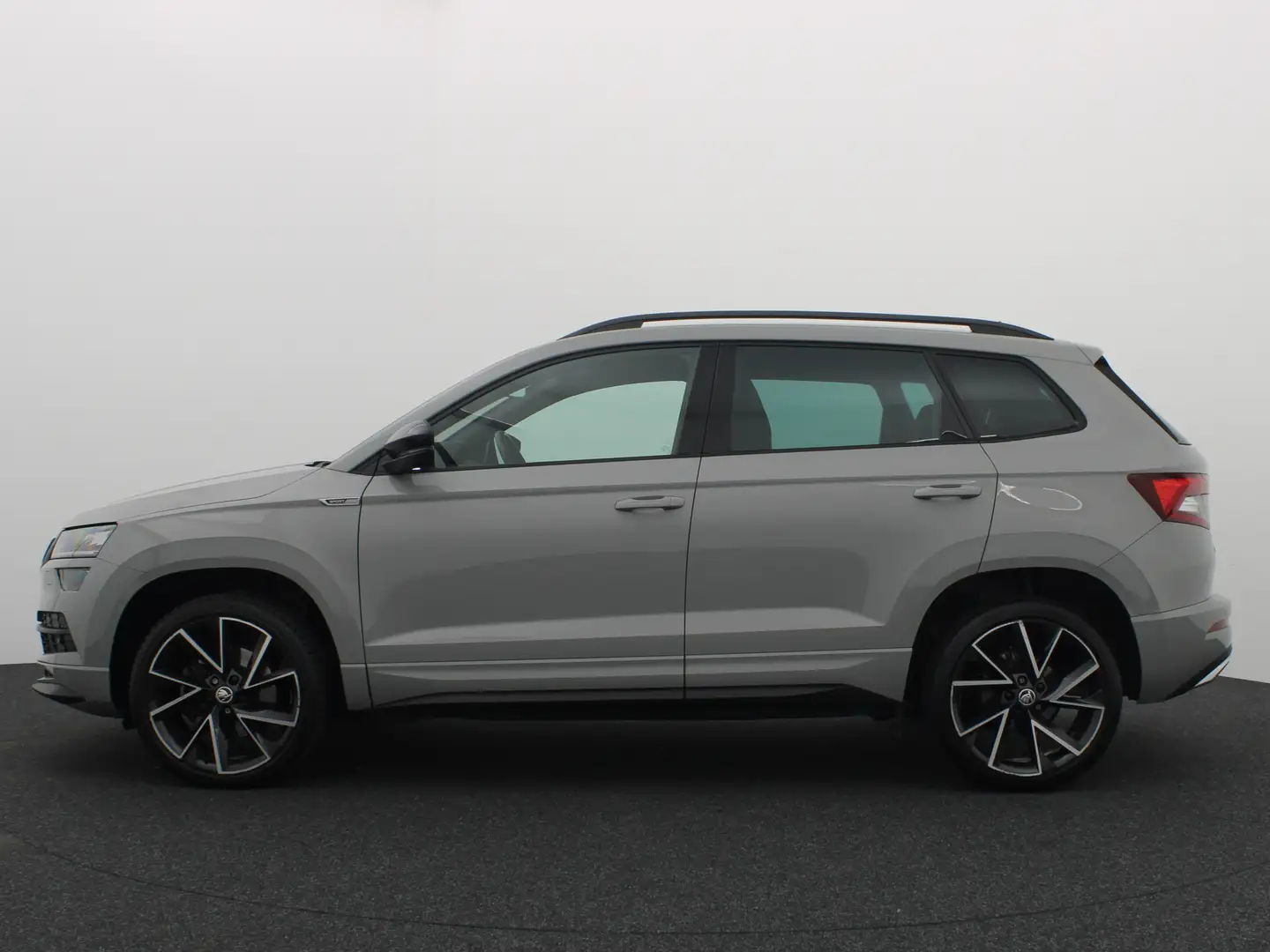 Skoda Karoq 1.5 TSI ACT Sportline Business AUTOMAAT / FULL LED Gris - 2