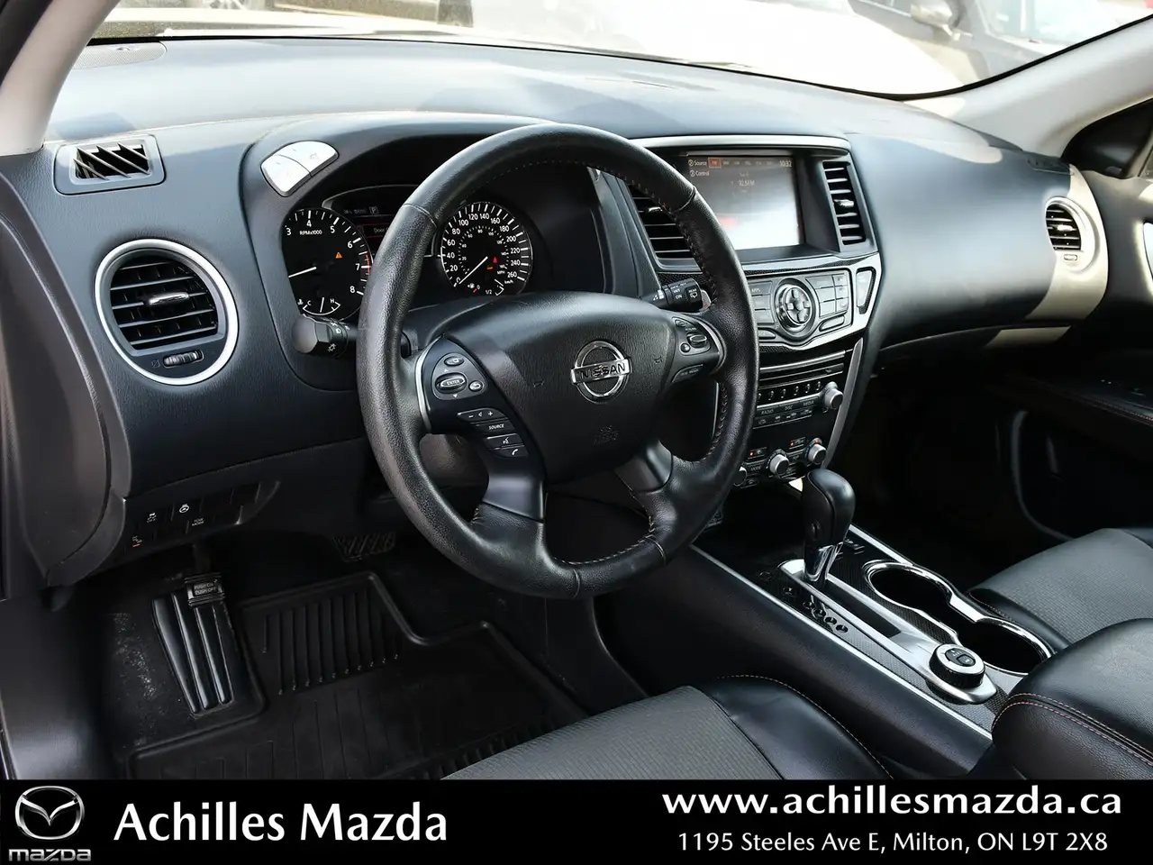 Nissan Pathfinder photo Nissan Pathfinder