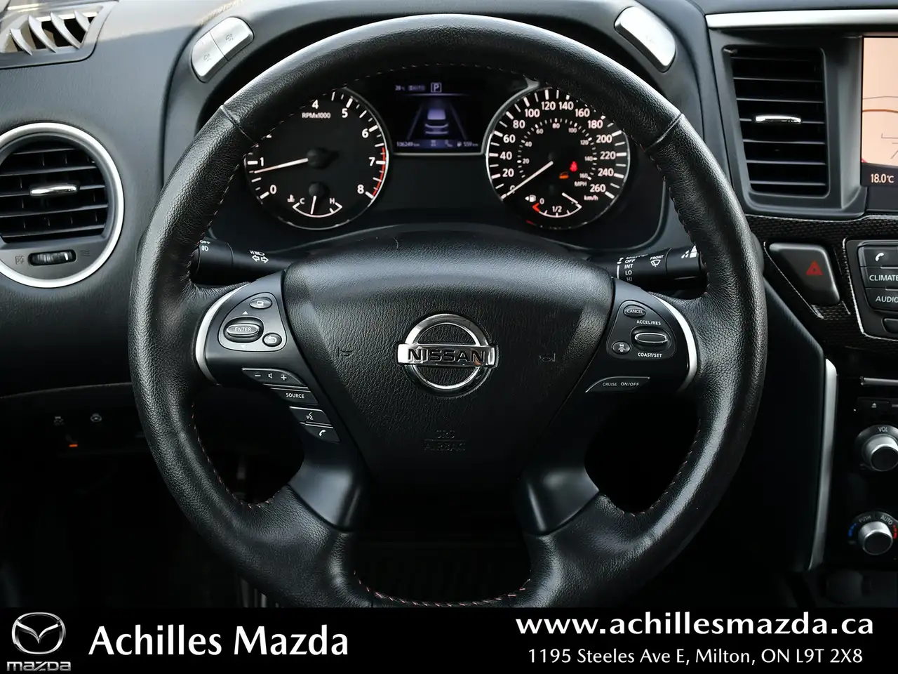 Nissan Pathfinder photo Nissan Pathfinder