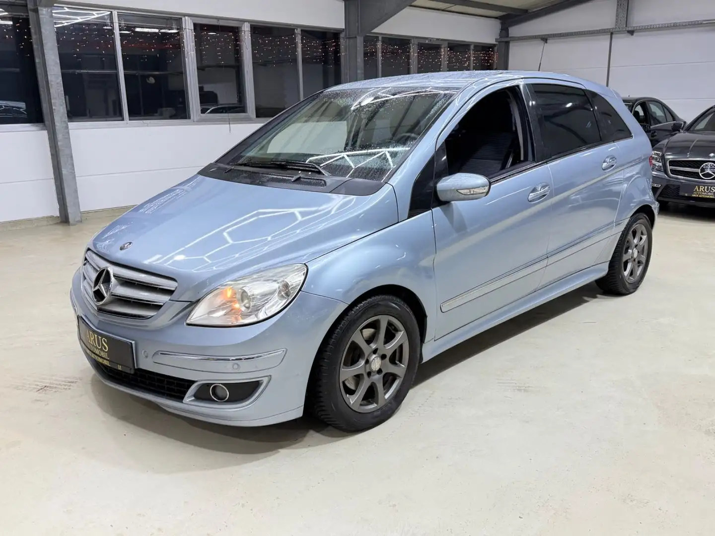Mercedes-Benz B 200 - NAVI - SHZ - Harman-Kardon -TÜV NEU Blau - 1