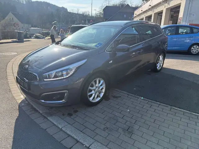 Kia Ceed / cee'd KIA ceed/ Rückfahr Kamera, SHZ, Navi, 1 Hand