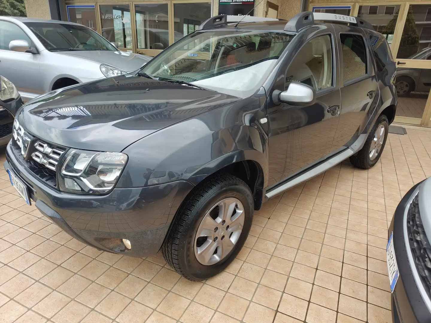 Dacia Duster Duster I 2014 1.6 Laureate Gpl 4x2 105cv Gris - 1