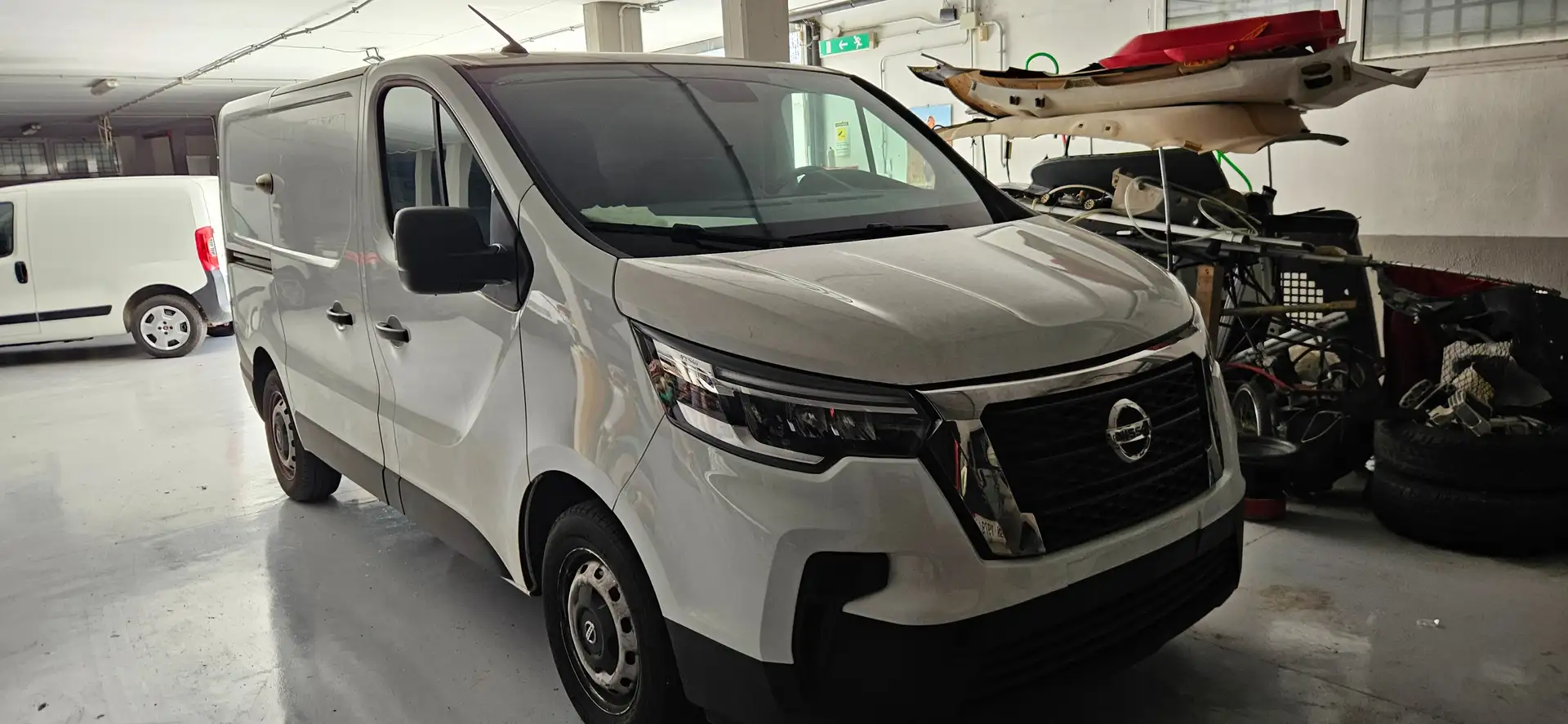 Nissan Primastar 2.0 km 4200 Blanco - 1