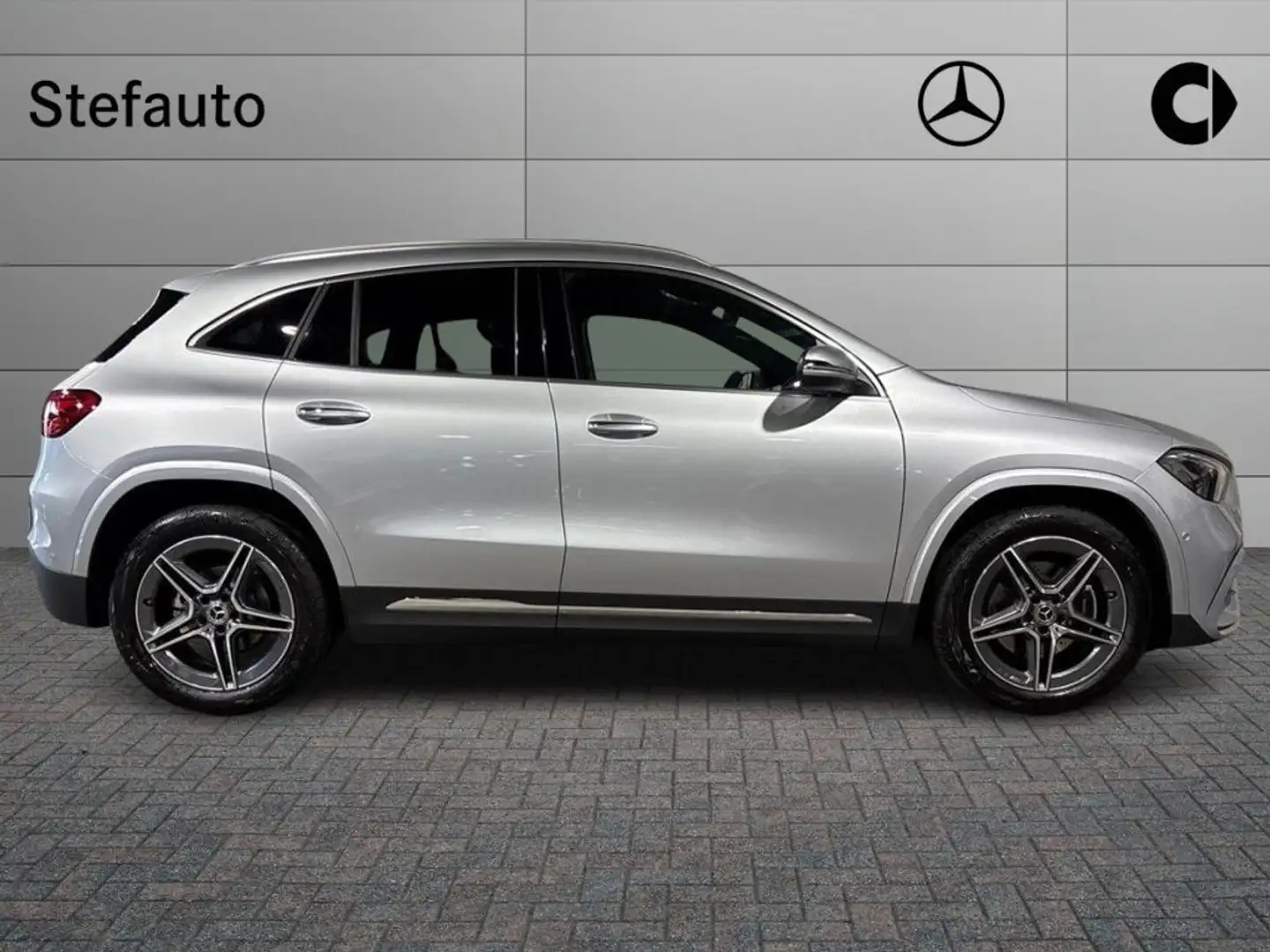 Mercedes-Benz GLA 200 d Automatic AMG Line Advanced Plus Argento - 2