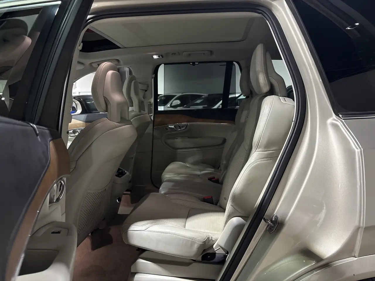 Volvo XC90 снимка Volvo XC90