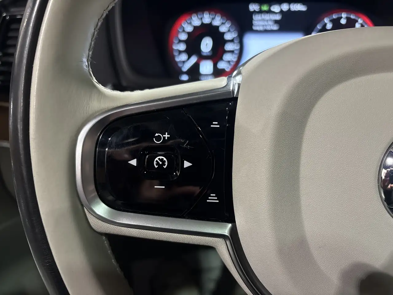Volvo XC90 снимка Volvo XC90