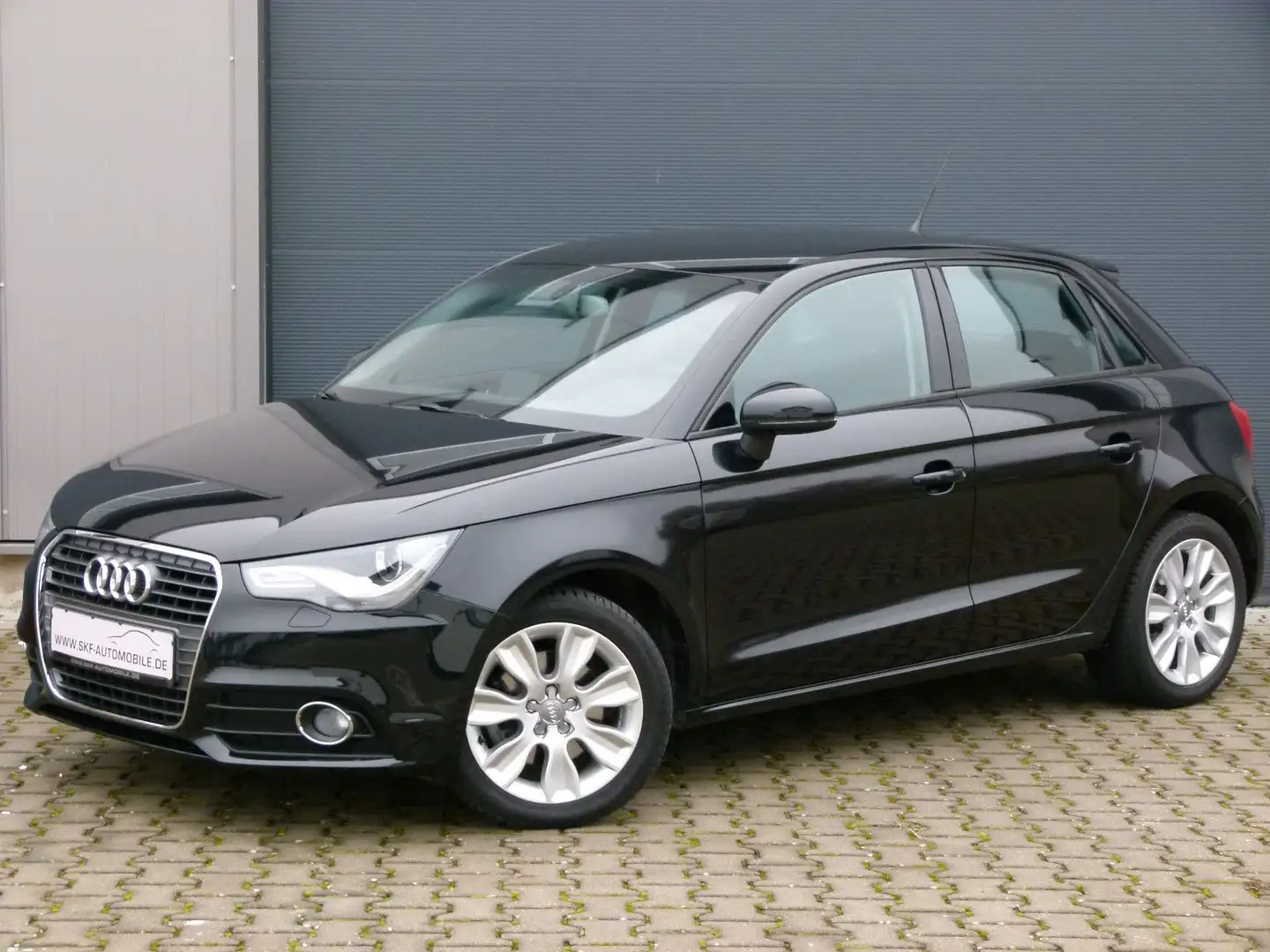 Audi A1 Sportb. Xenon Bose PDC Navi 1-Hand Teilleder Schwarz - 1