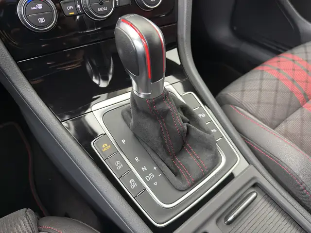 Volkswagen Golf view 25