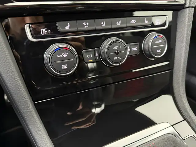 Volkswagen Golf view 24