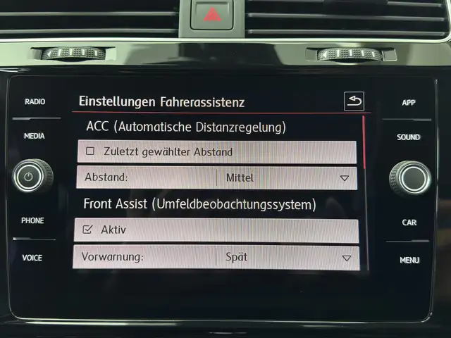 Volkswagen Golf view 20