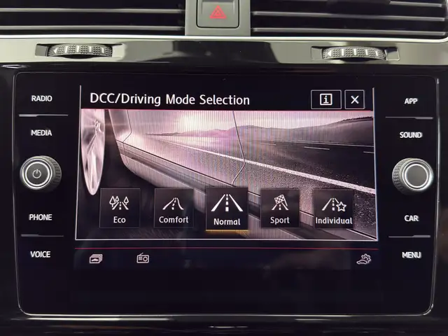 Volkswagen Golf view 23