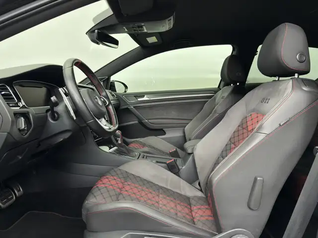 Volkswagen Golf view 8
