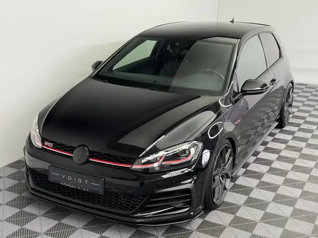 Volkswagen Golf view 2