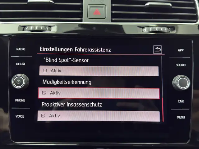 Volkswagen Golf view 22