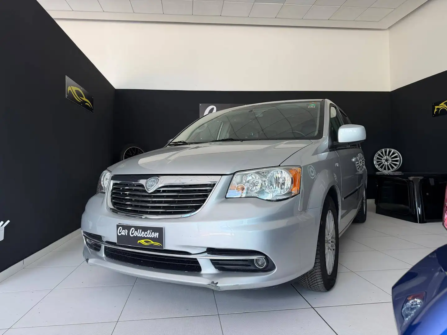 Lancia Voyager Voyager V 2.8L Gold 163cv auto Silber - 1
