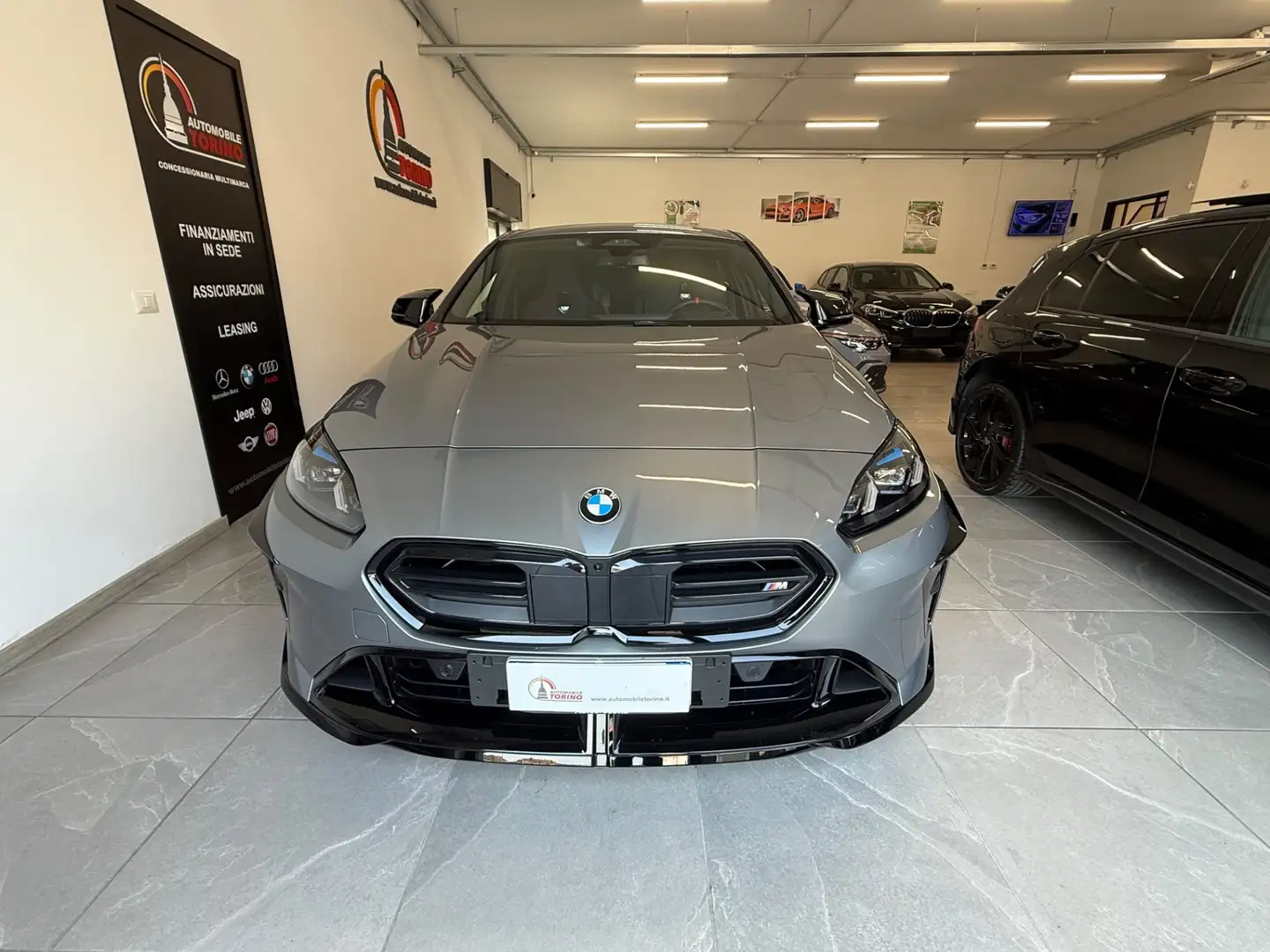 BMW 135 M 135 xDrive MSport Pro Grijs - 2