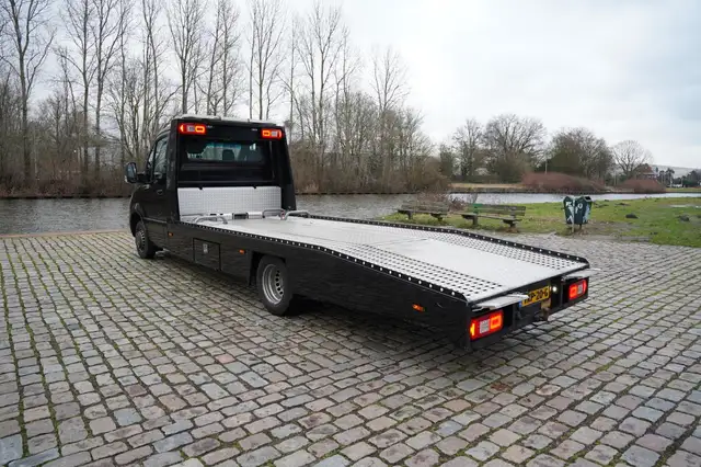 Mercedes-Benz Sprinter view 7