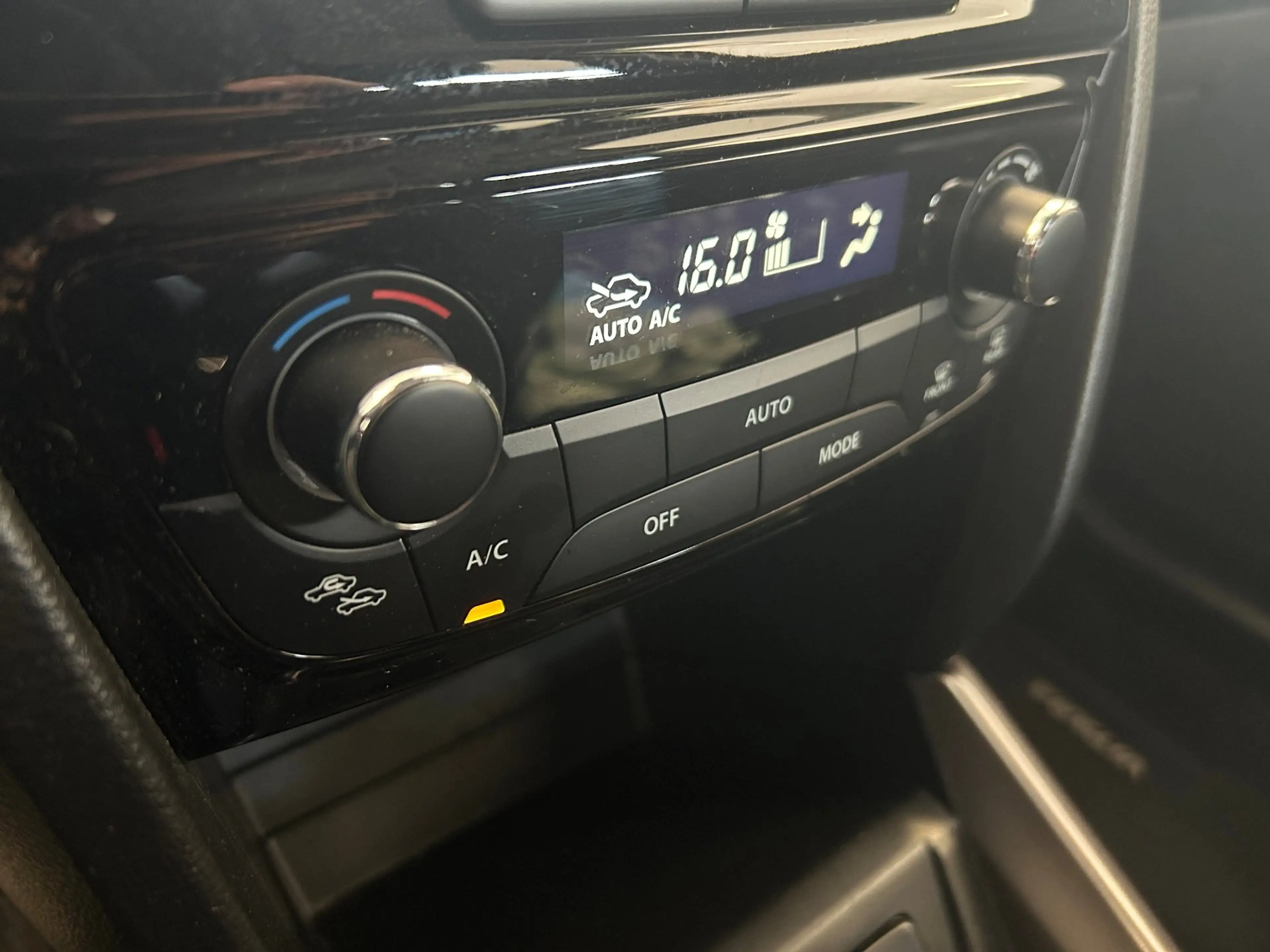 Suzuki Vitara 1.4 Boosterjet Select Smart Hybrid | Carplay| Trek — photo 20