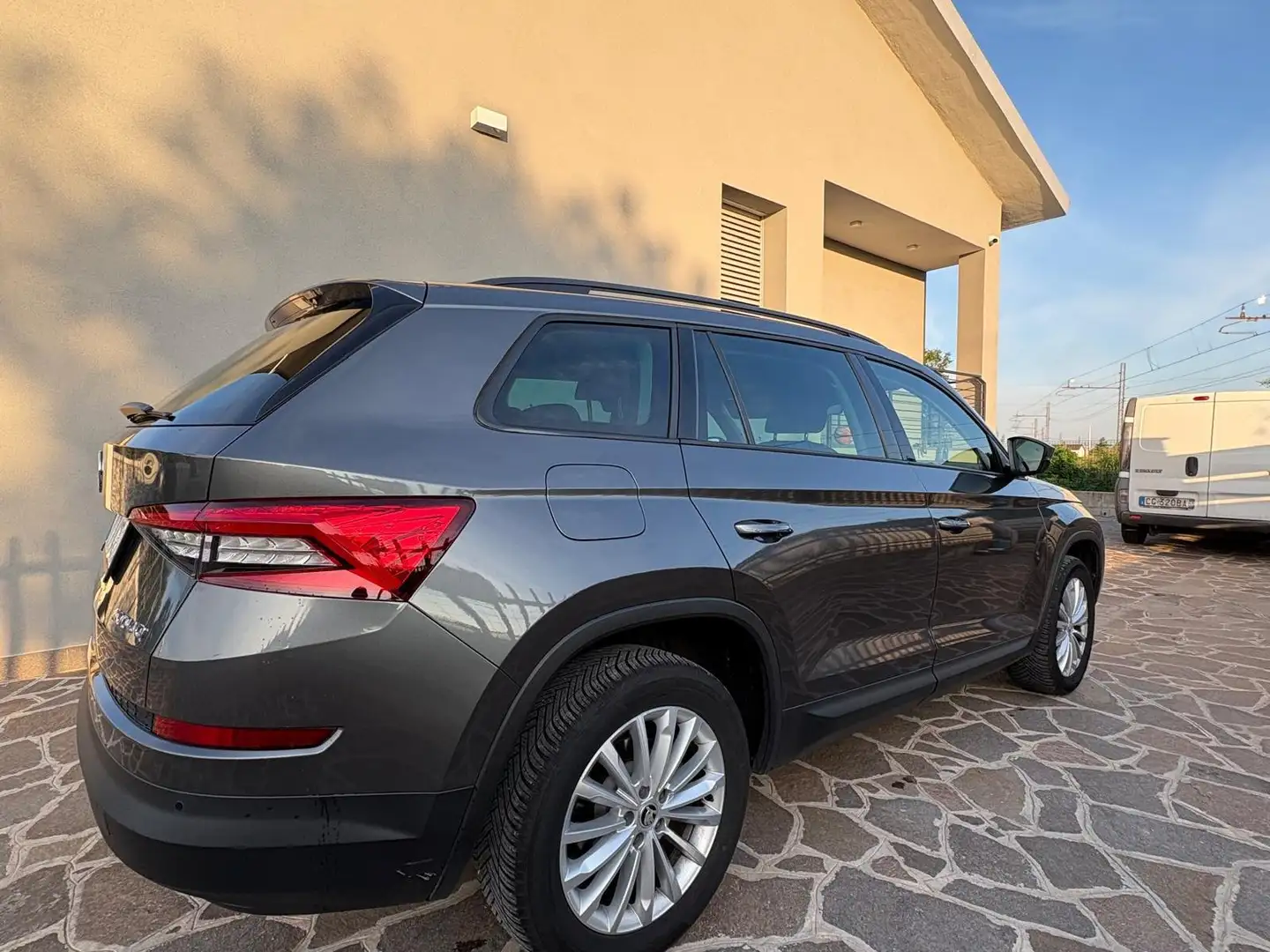 Skoda Kodiaq Kodiaq I 2016 2.0 tdi Executive dsg 7P Grigio - 2