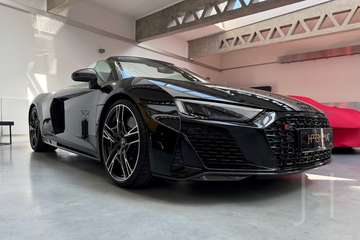 Spyder V10 performance RWD