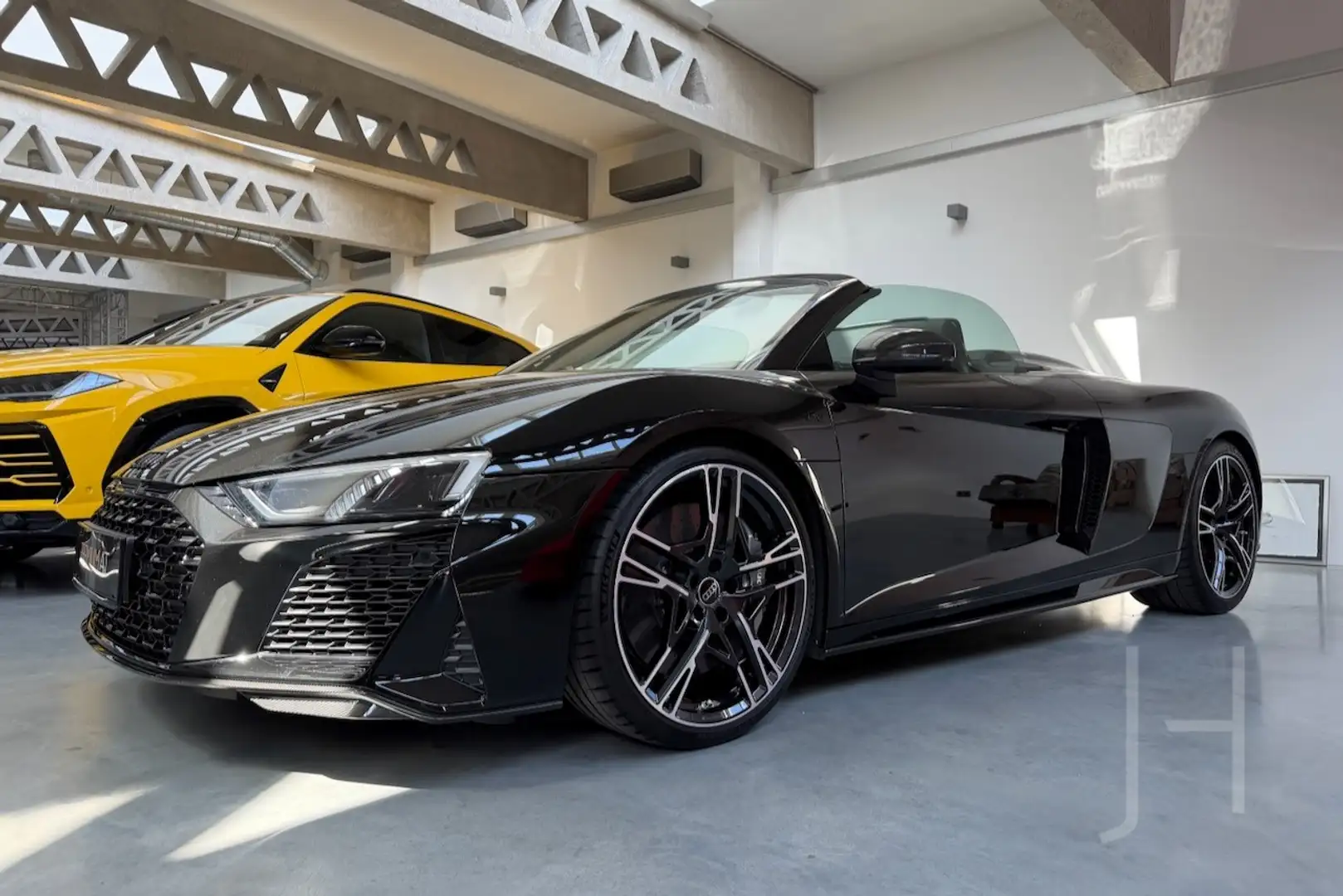 Audi R8 Spyder V10 performance RWD Schwarz - 2