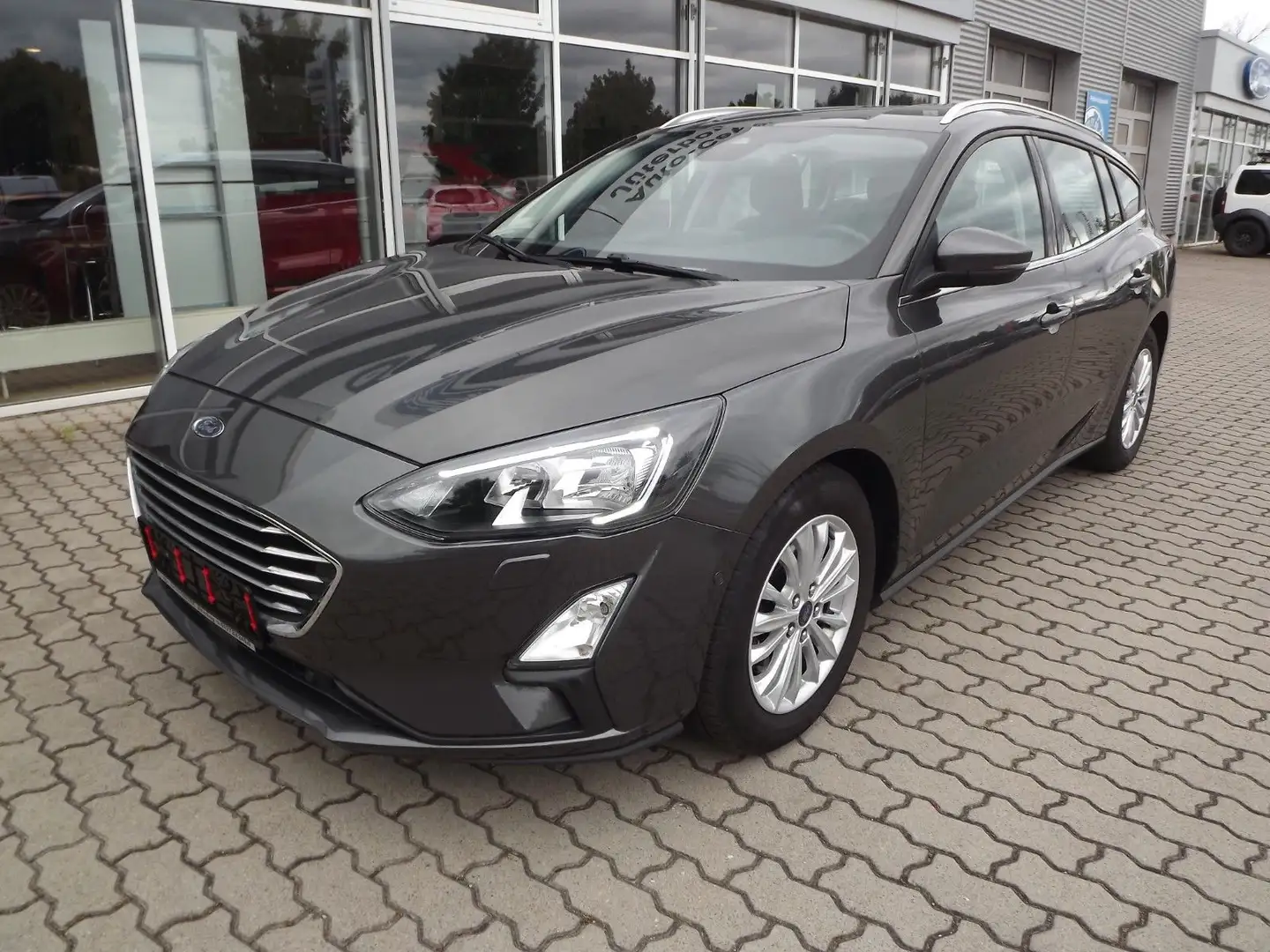 Ford Focus 1,0 EcoBoost 92kW Titanium Turnier* Grijs - 2