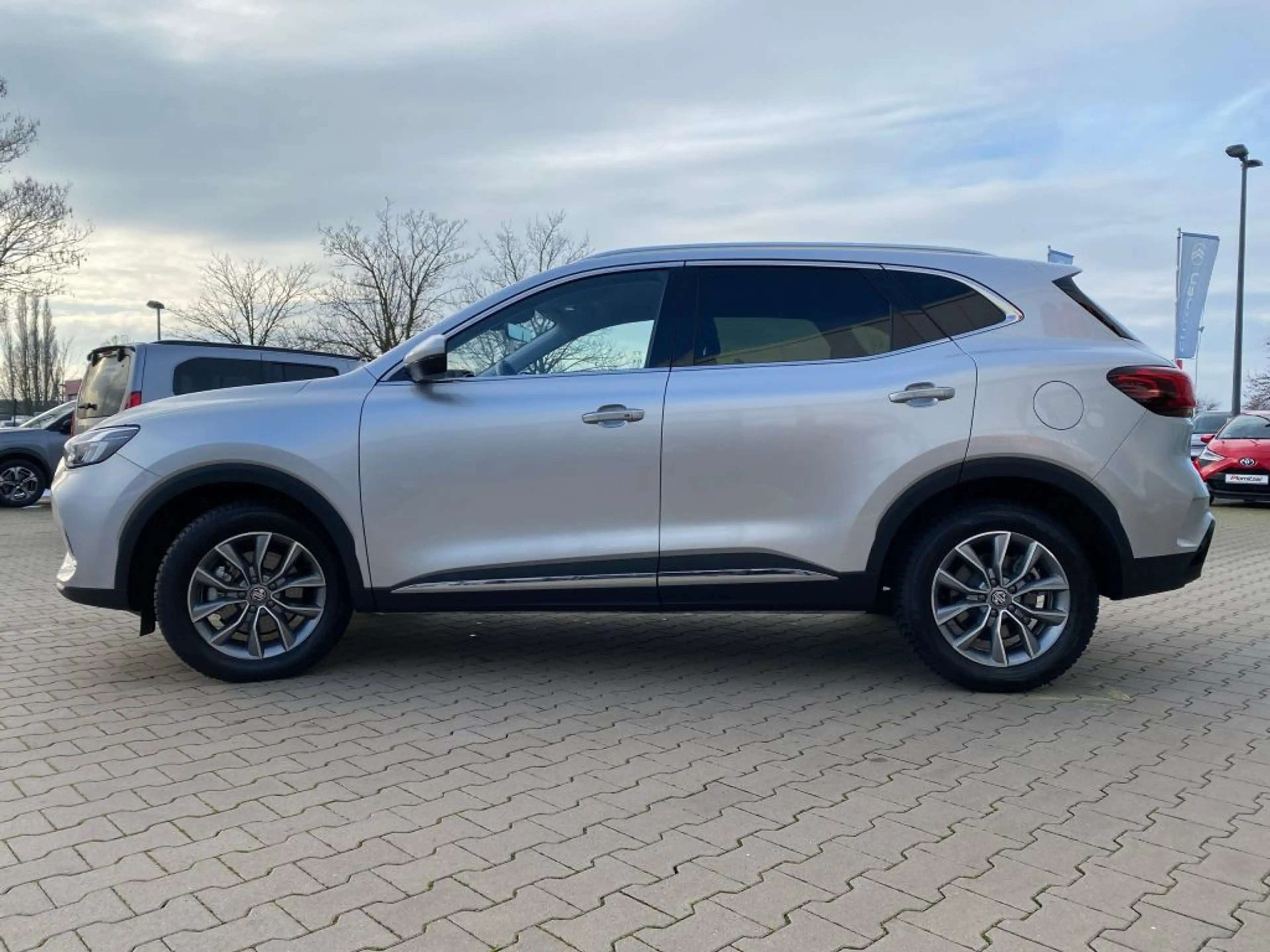 MG HS 1.5 Benziner Automatik *Cam*Shz*Keyless*Navi*LED*T — photo 6