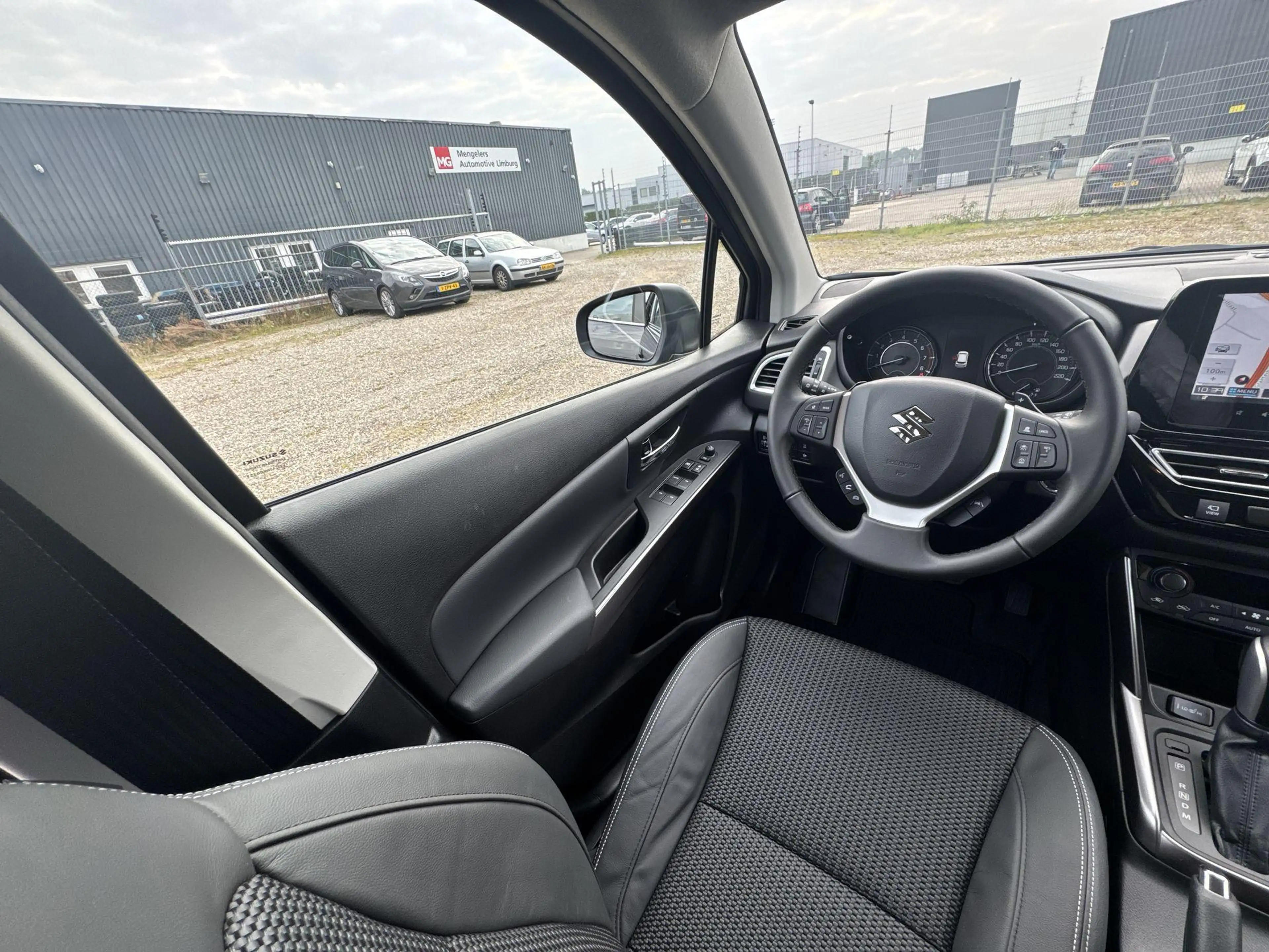 Suzuki S-Cross 1.4 Boosterjet Style Hybrid | Rijklaar | Apple Car — photo 14