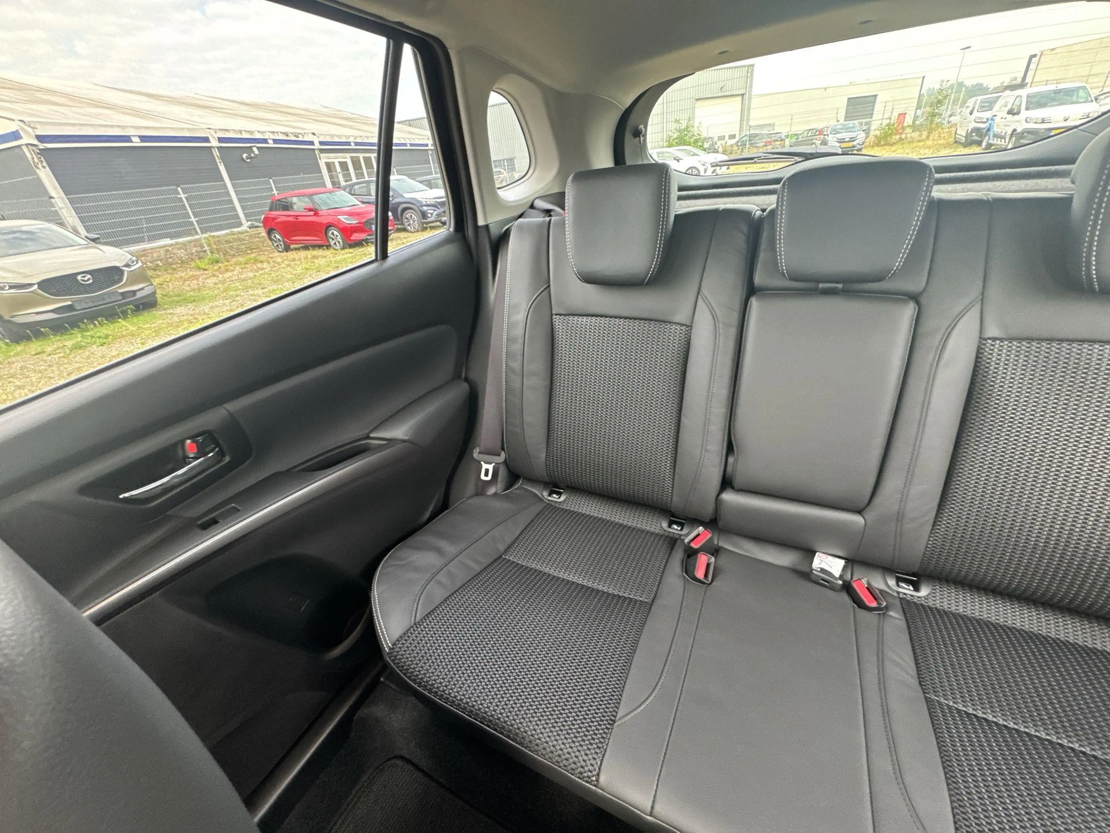 Suzuki S-Cross 1.4 Boosterjet Style Hybrid | Rijklaar | Apple Car — photo 11