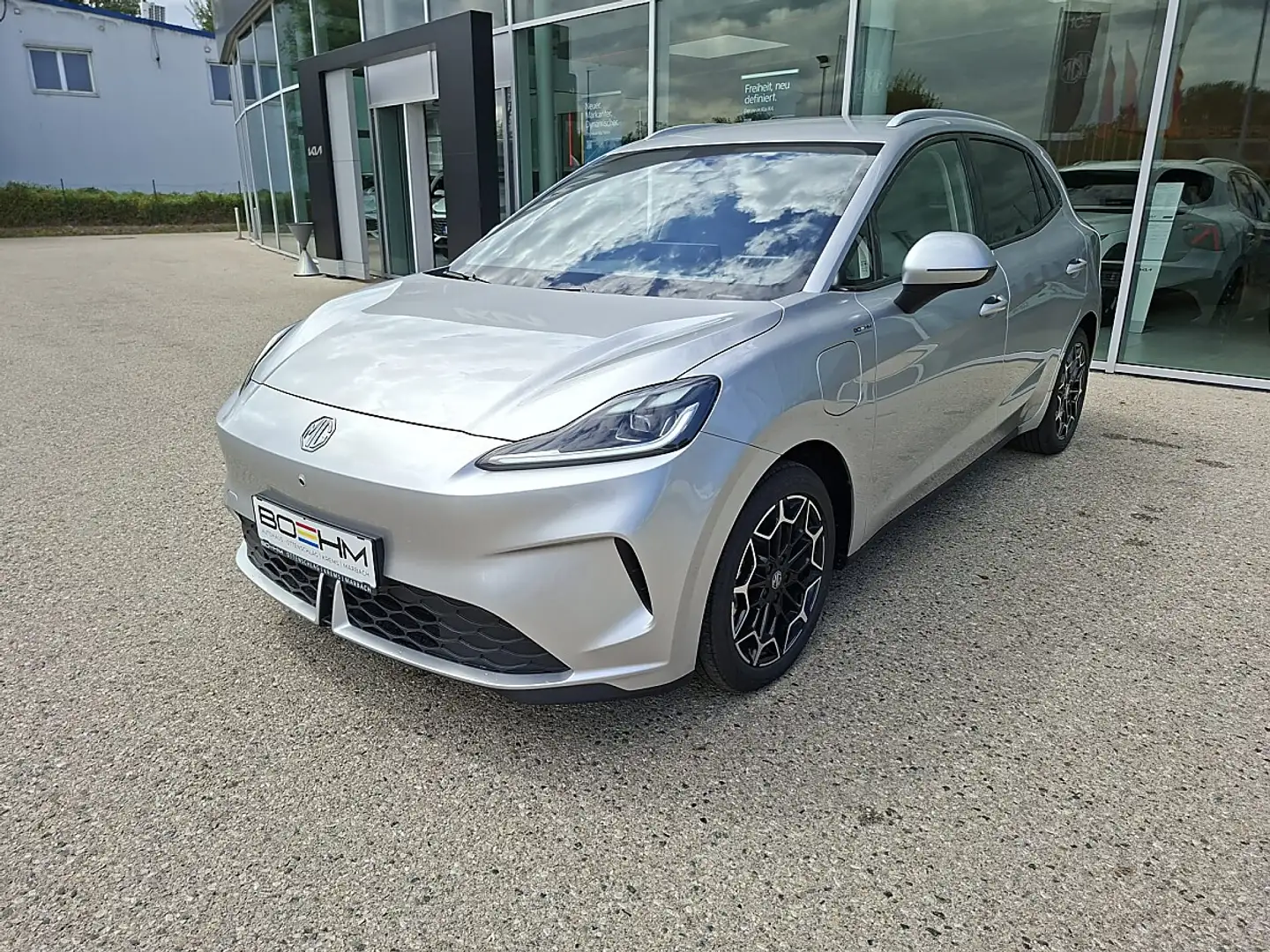 MG MG4 EV Urban 54 kWh Luxury Silber - 1