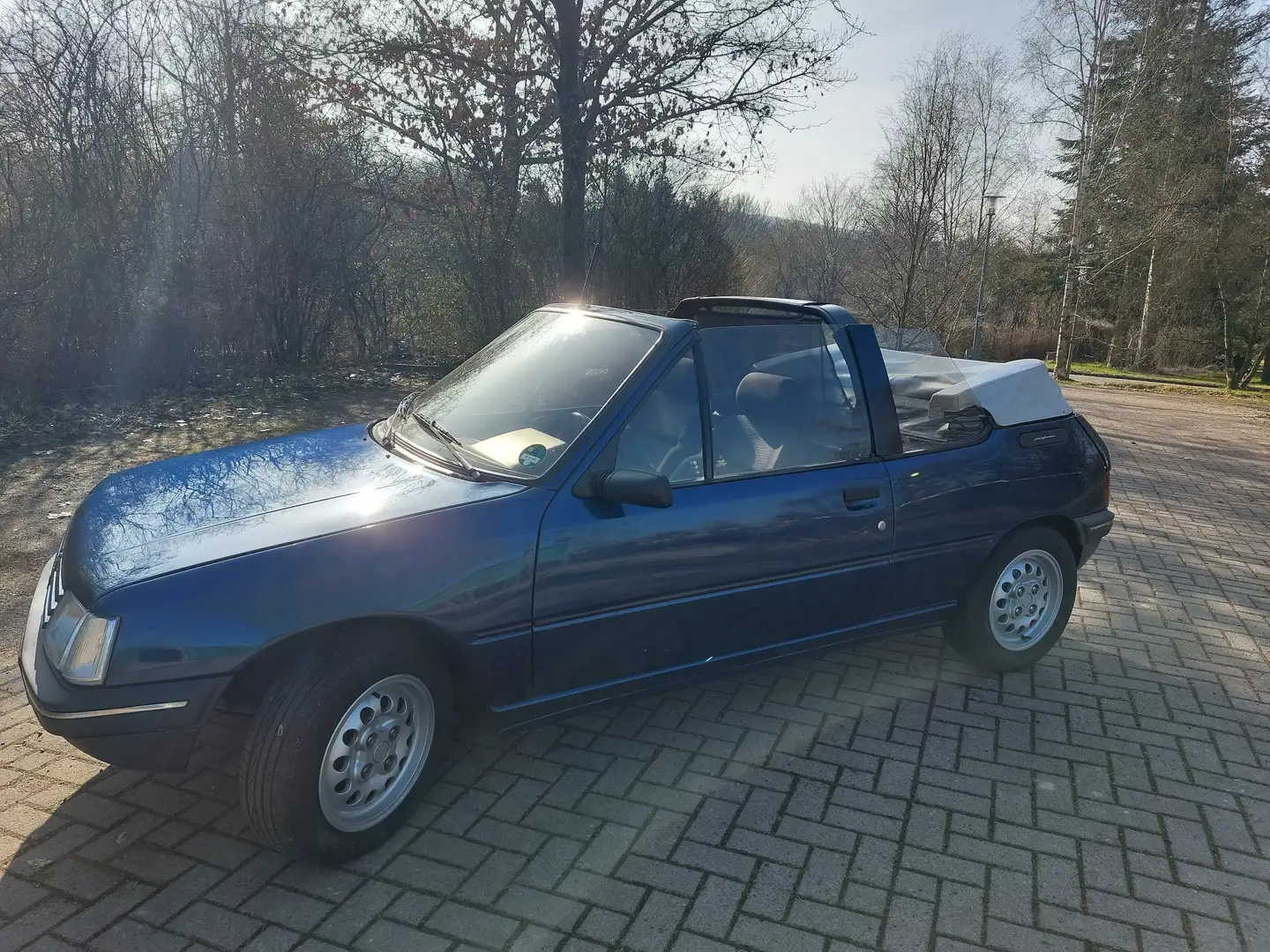 Peugeot 205 Cabrio Pininfarina Blau - 2