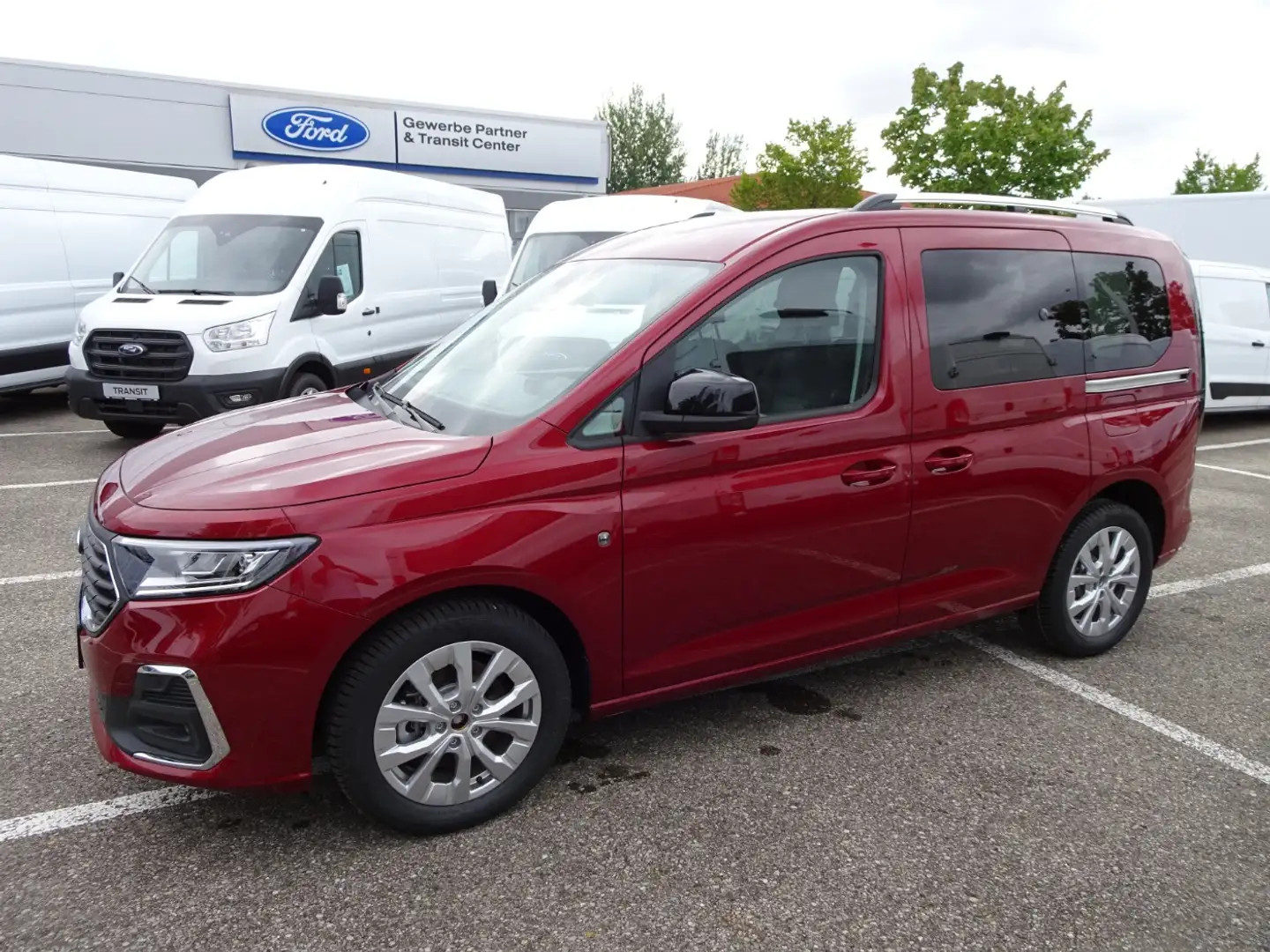 Ford Tourneo Connect Titanium L1 IACC*BLIS*KLIMAAUT Rot - 2