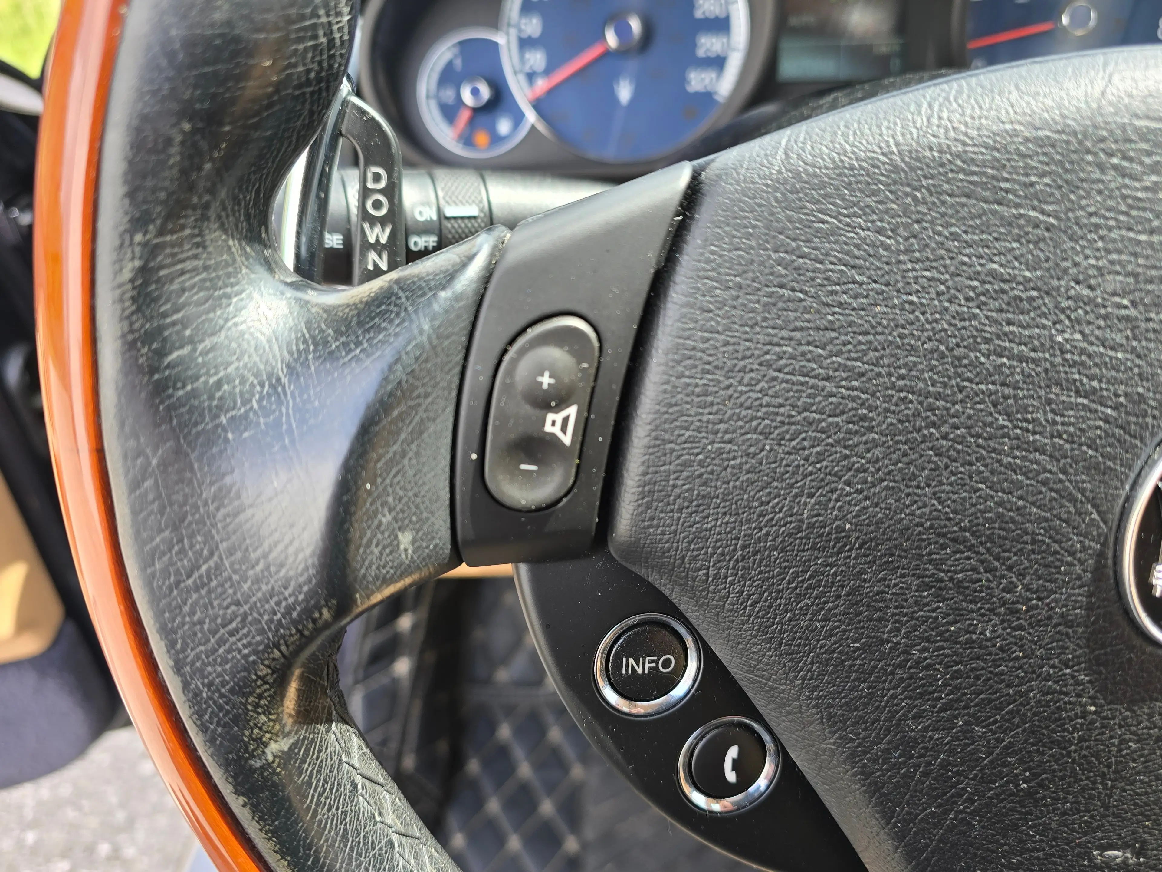 Maserati Quattroporte Top* Kredit* Automatik*Beige Leder*Servicegepflegt — photo 15