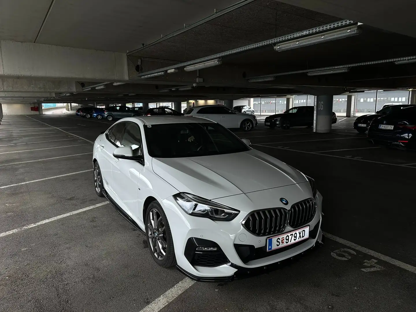 BMW 218 218i Gran Coupe Aut. Weiß - 1