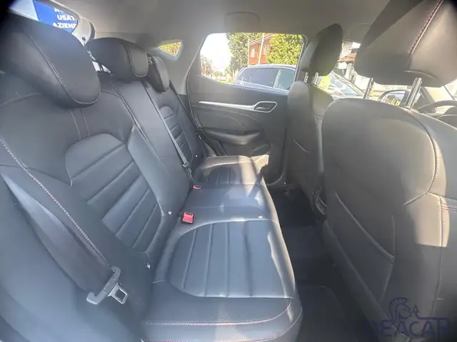 MG ZS view 12