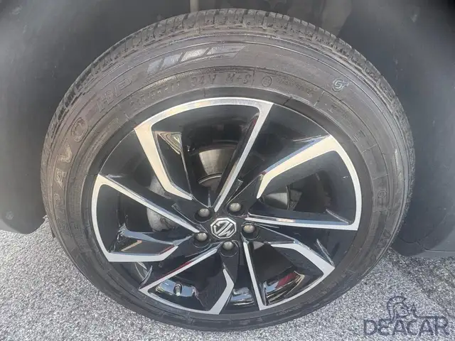 MG ZS view 4