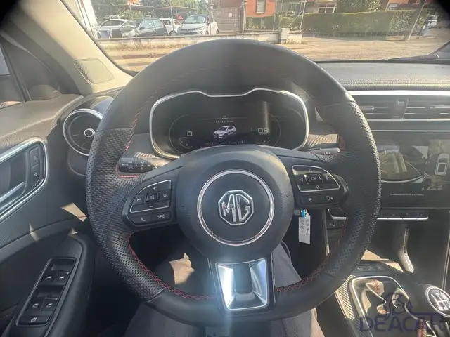 MG ZS view 11