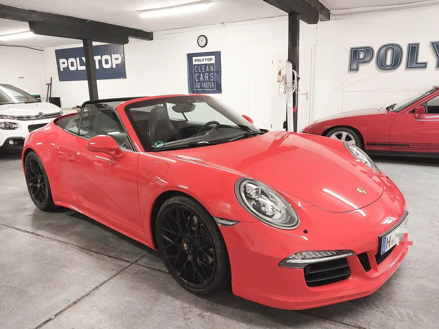 Porsche 991 911 Carrera GTS Cabriolet PDK Orange - 1