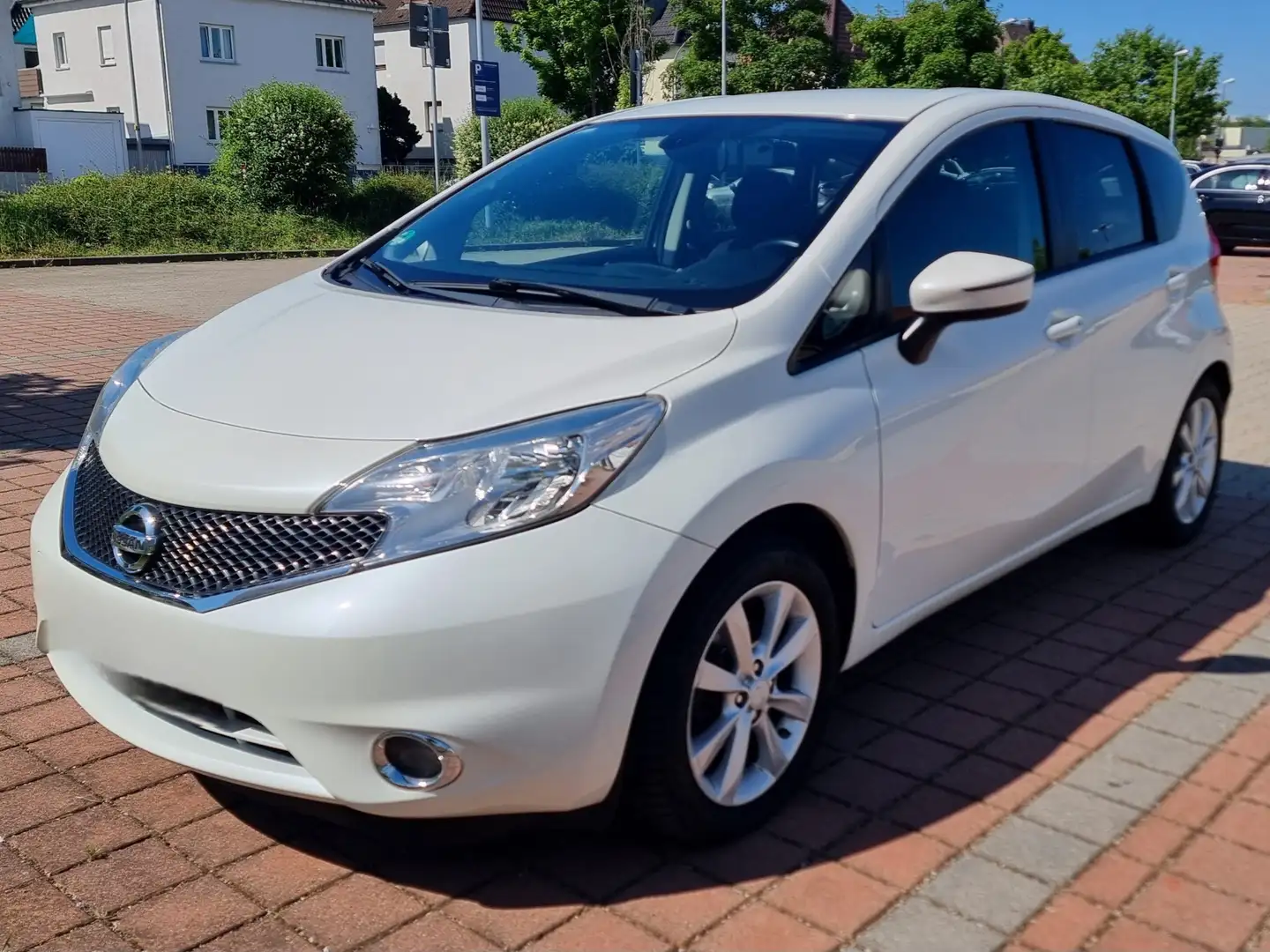 Nissan Note 1.2 DIG-S Acenta+ (NEU TÜV 06.2027 & NEU SERVICE) Weiß - 1