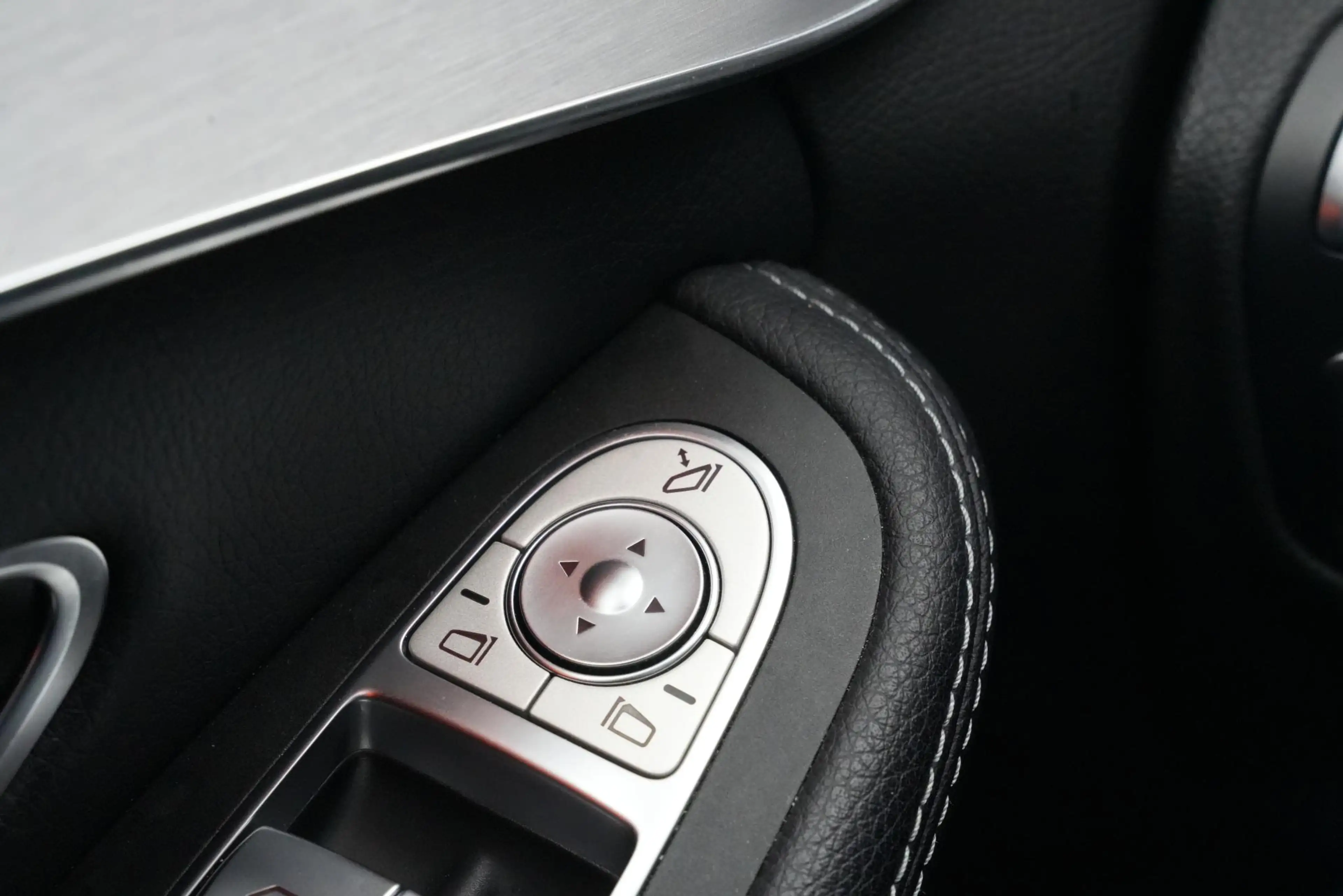 Mercedes-Benz C 350 e AMG Luchtvering Panoramadak Cruise Stoelverw. Le — photo 35