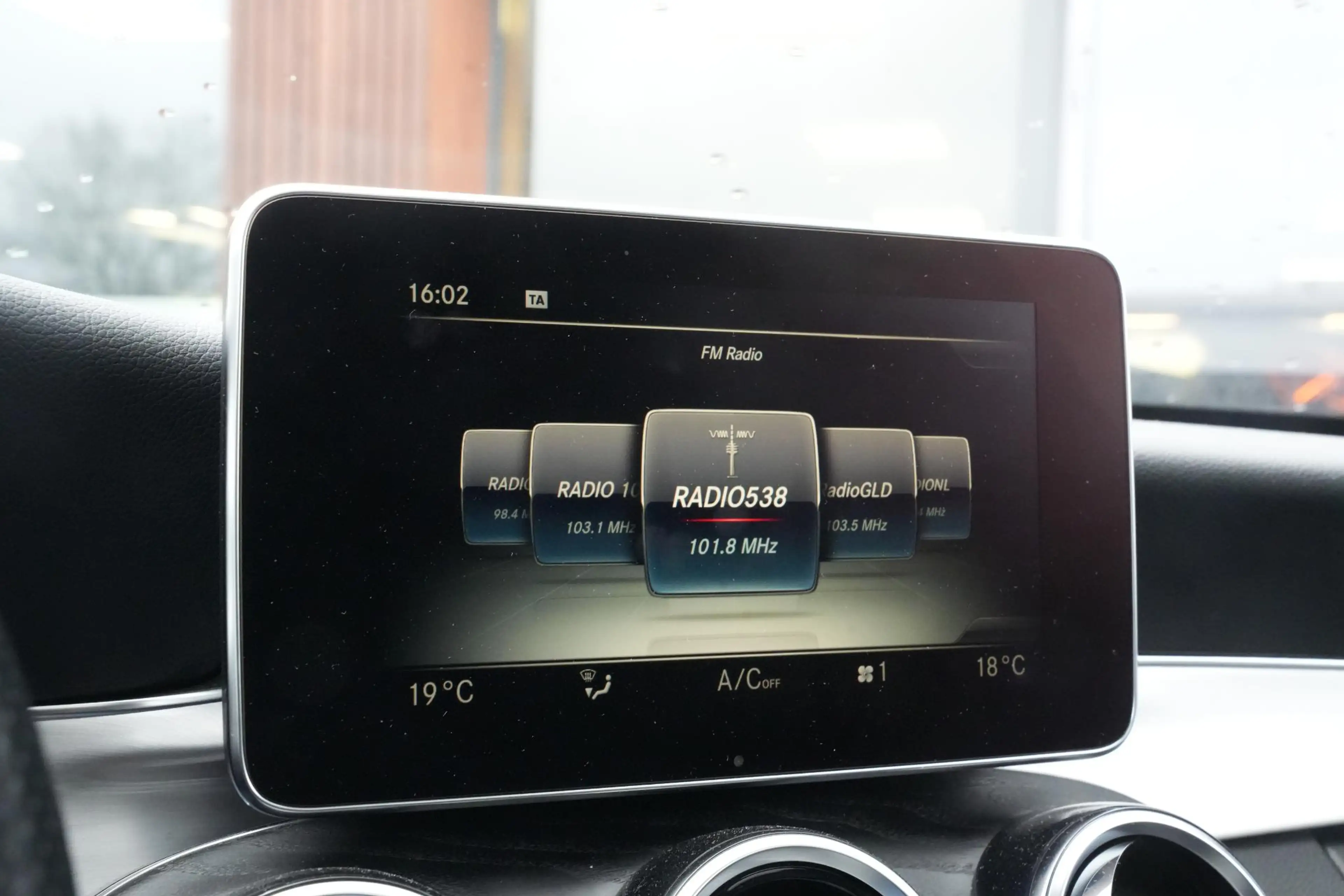 Mercedes-Benz C 350 e AMG Luchtvering Panoramadak Cruise Stoelverw. Le — photo 24
