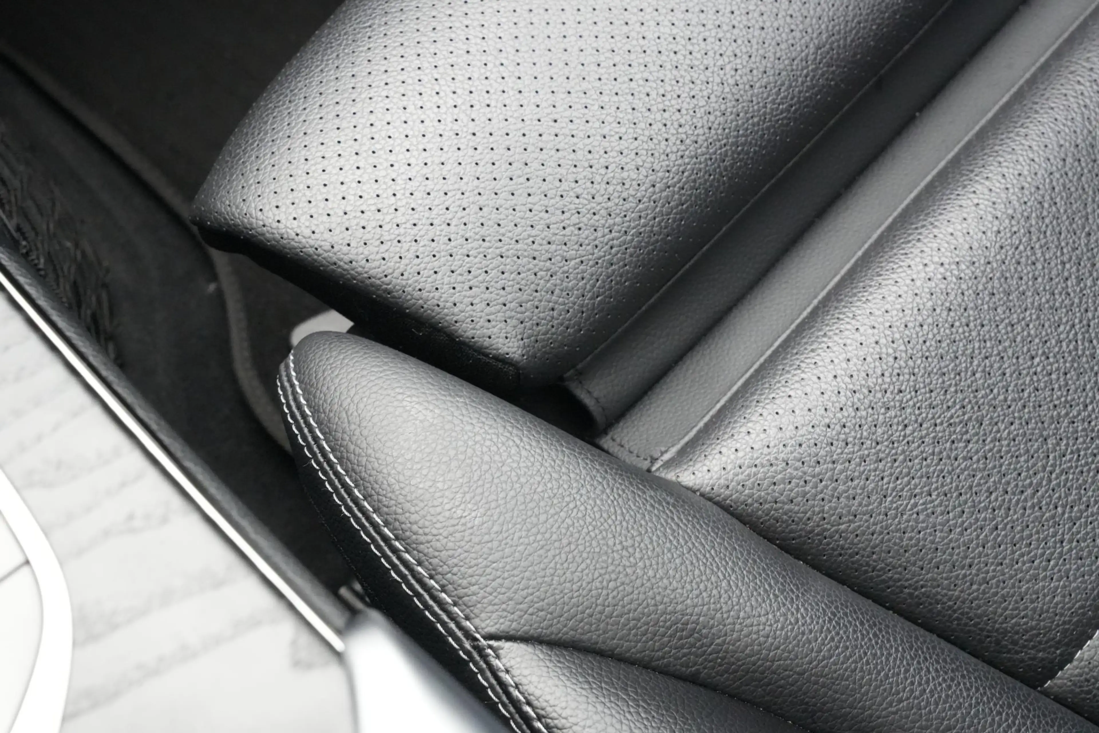 Mercedes-Benz C 350 e AMG Luchtvering Panoramadak Cruise Stoelverw. Le — photo 41
