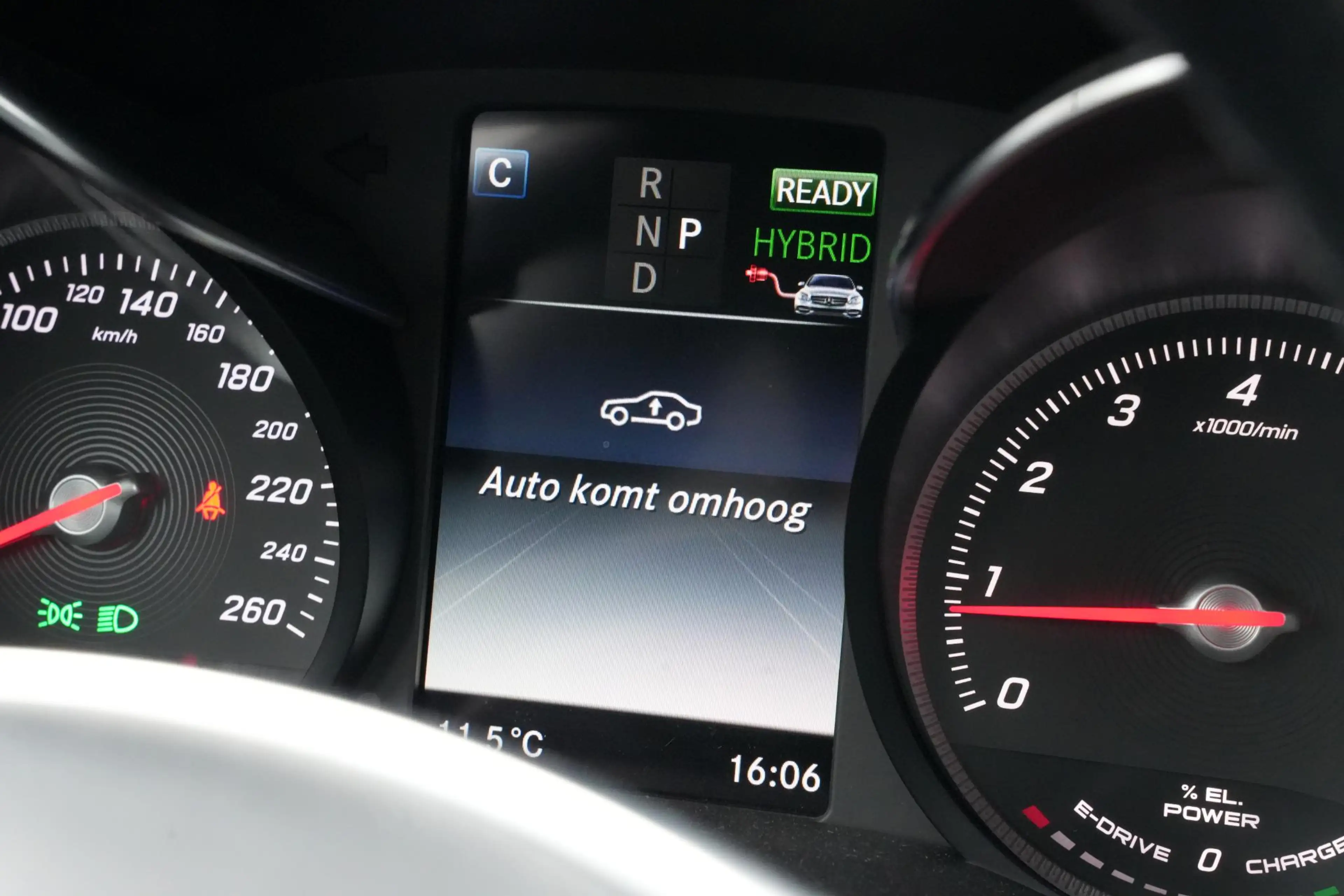 Mercedes-Benz C 350 e AMG Luchtvering Panoramadak Cruise Stoelverw. Le — photo 46