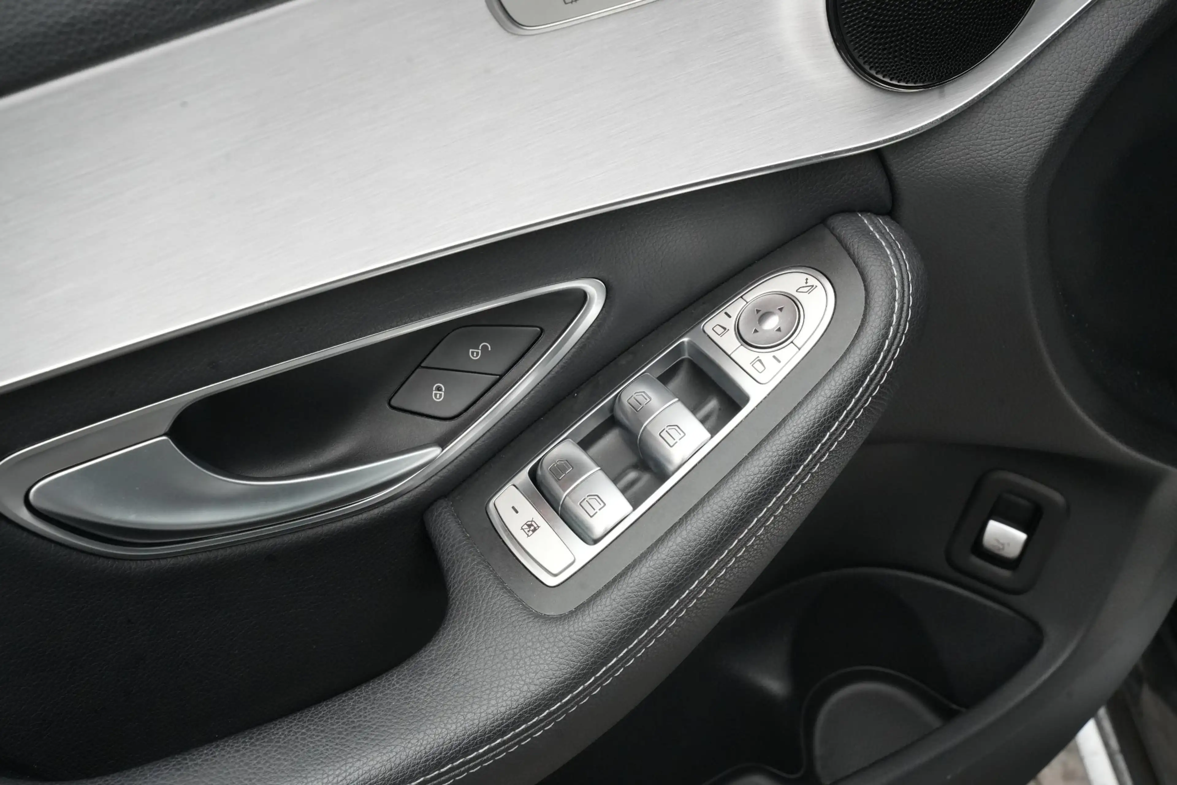 Mercedes-Benz C 350 e AMG Luchtvering Panoramadak Cruise Stoelverw. Le — photo 18