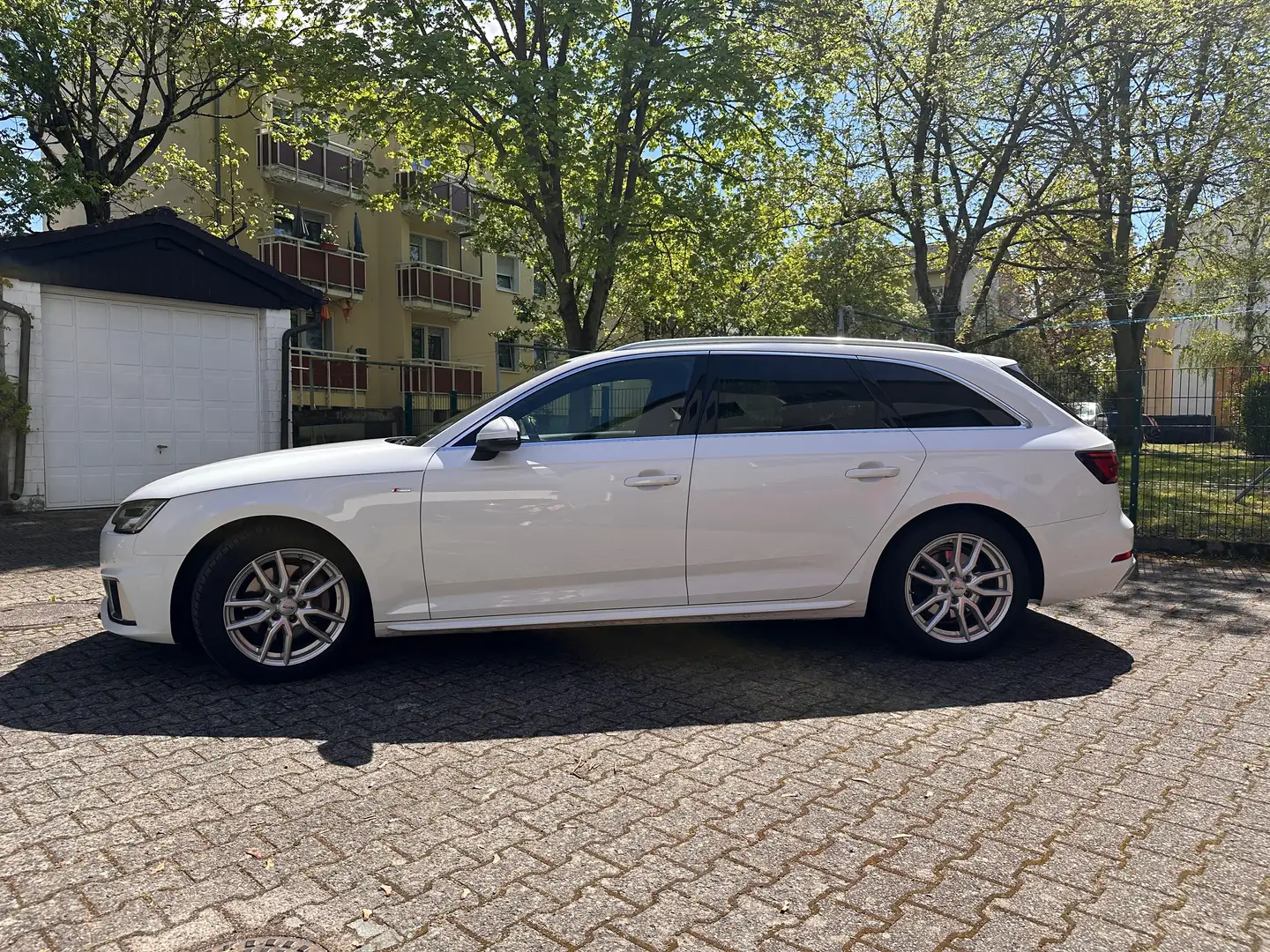 Audi A4 A4 Avant Diesel Avant 40 TDI S tronic quattro Weiß - 1