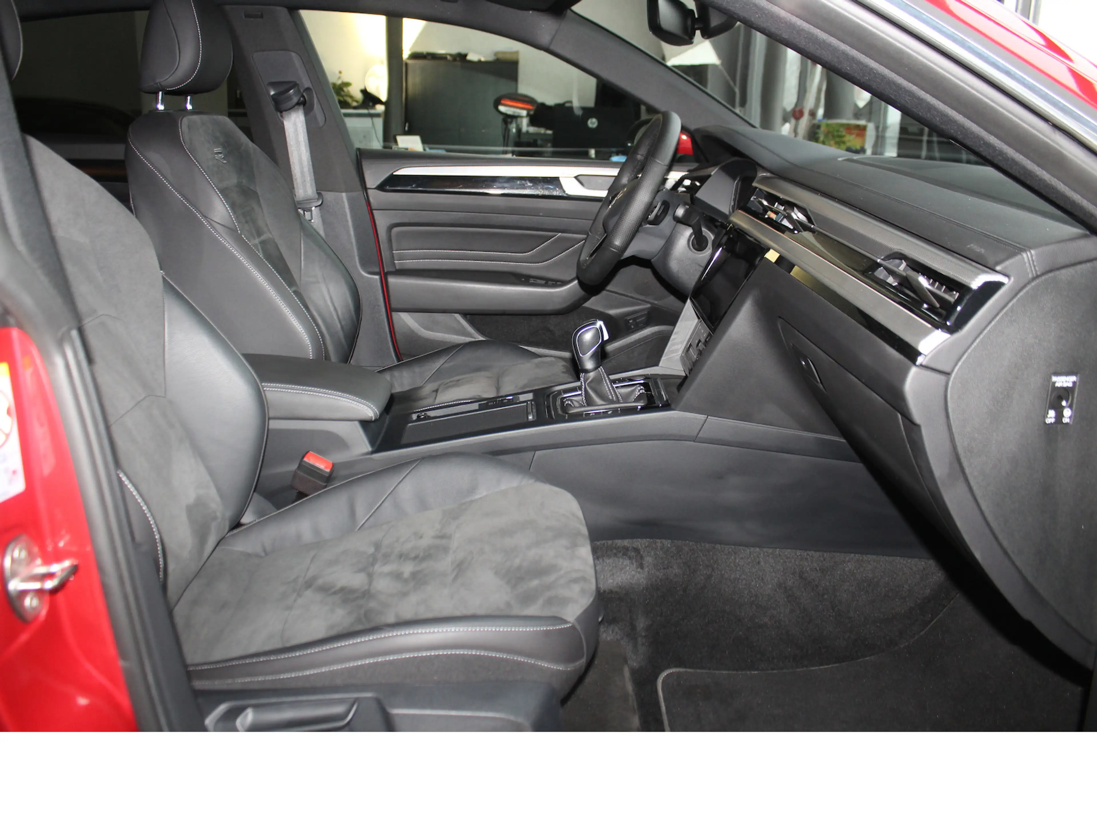 Volkswagen Arteon 1.4 eTSI DSG R-Line H-UP*360°*NAV*KEY*ACC — photo 9