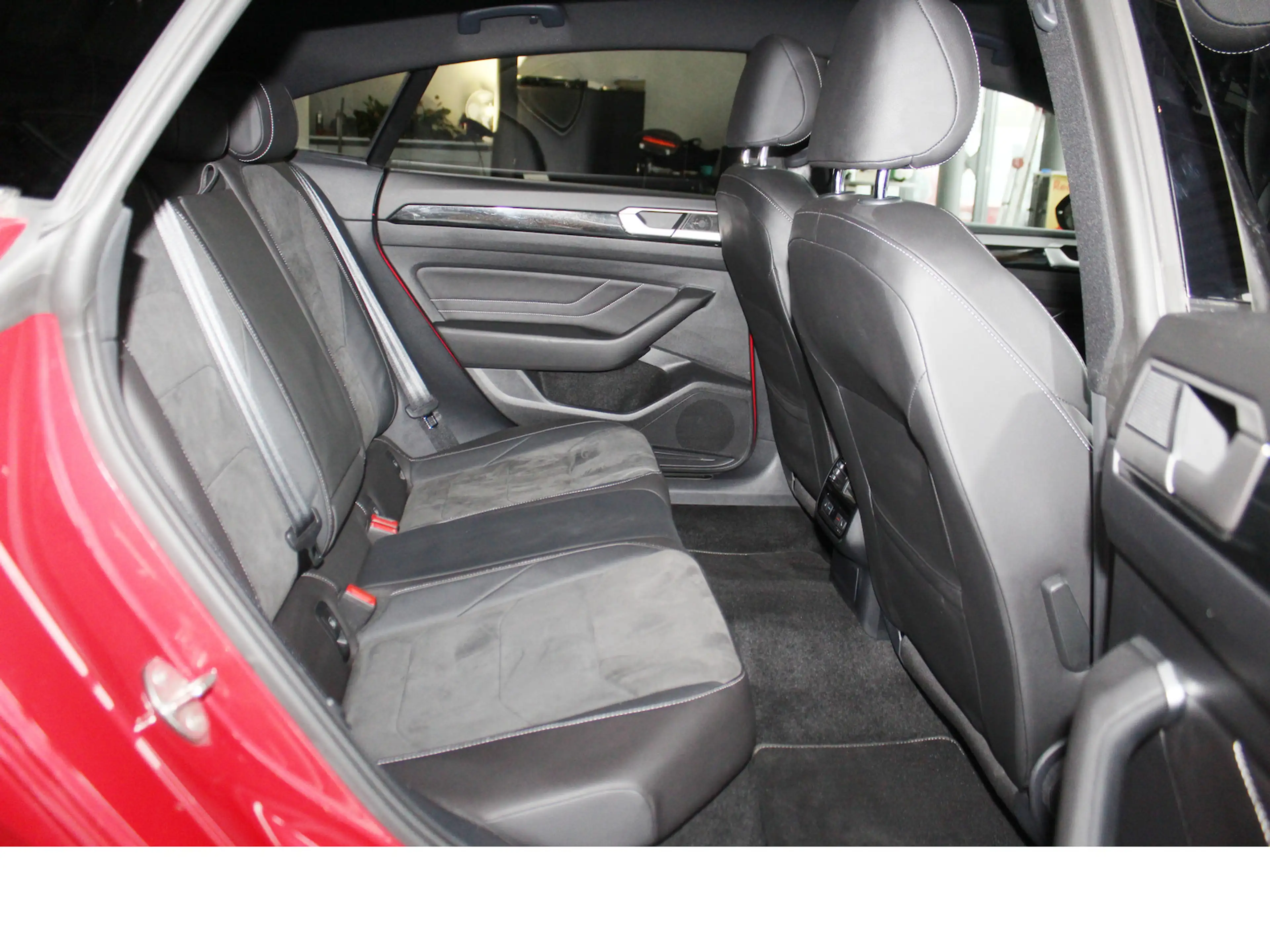 Volkswagen Arteon 1.4 eTSI DSG R-Line H-UP*360°*NAV*KEY*ACC — photo 12