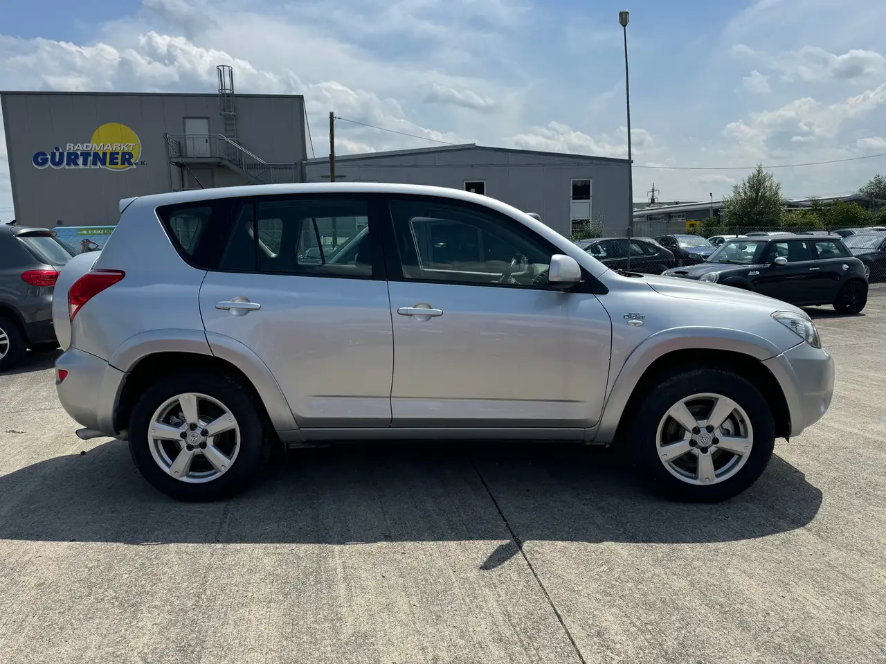 TOYOTA RAV4 AWD - 177 ch - 112 869KMS - VOLANT EN CUIR
