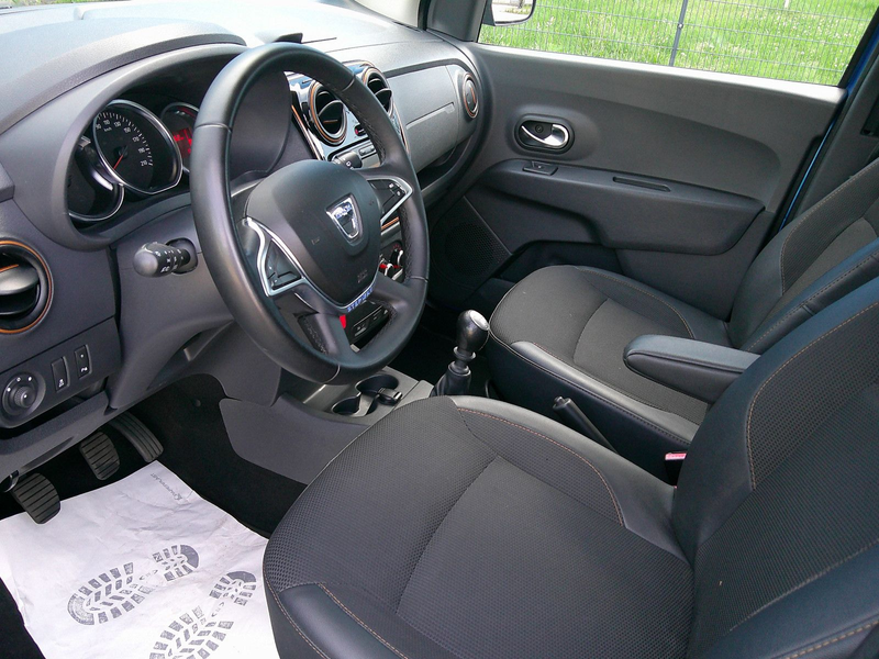 Dacia Lodgy Stepway Celebration — photo 15